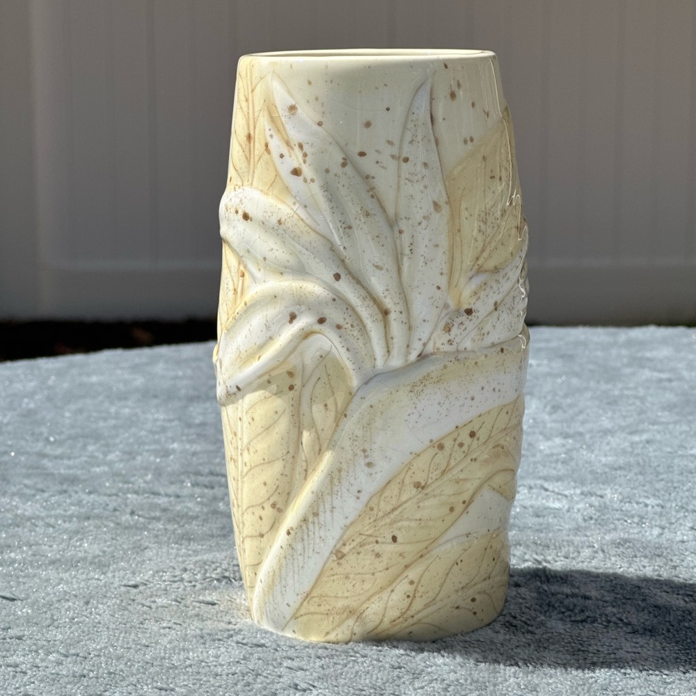 Island Plantations Vase